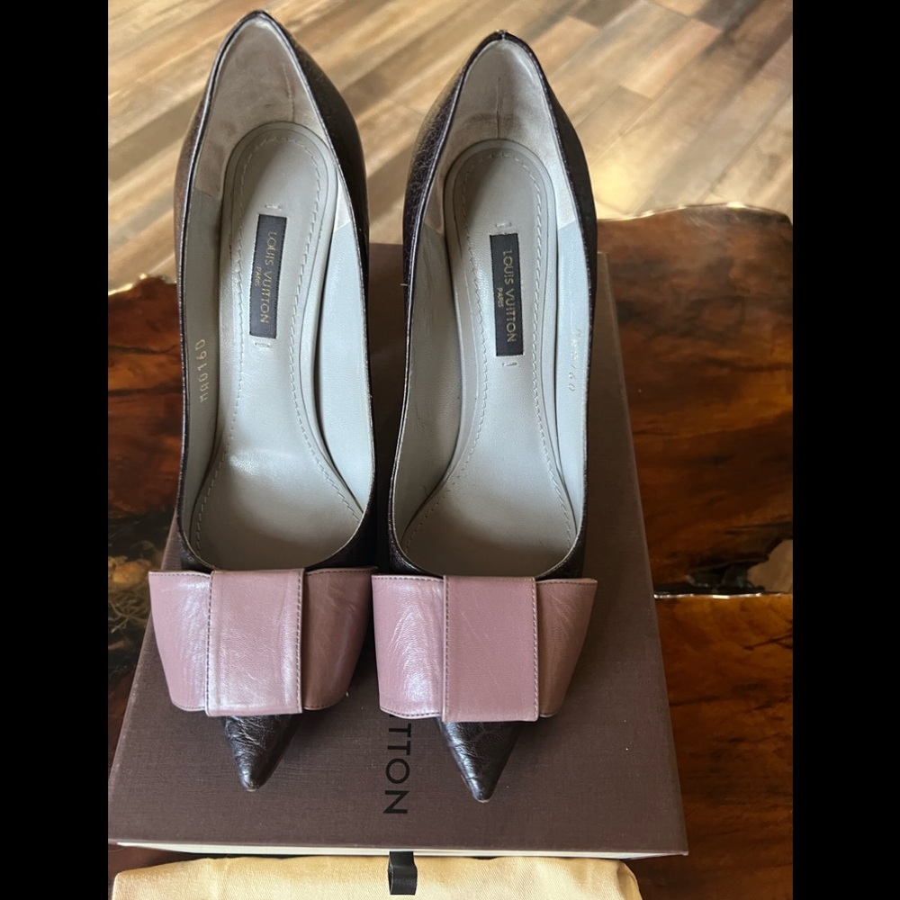 Louis Vuitton pumps